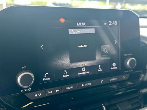 Used 2025 Nissan Pathfinder SV AWD/4WD image 18