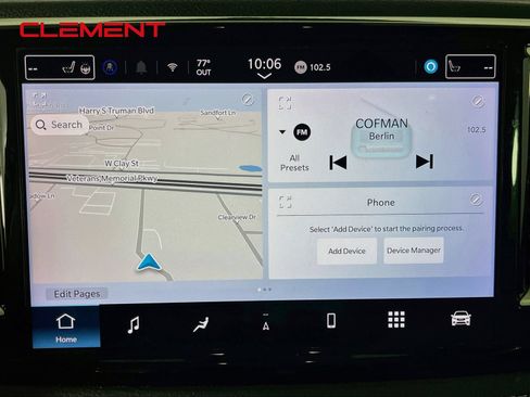 Used 2021 Chrysler Pacifica Touring-L FWD image 18