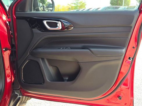 New 2026 Jeep Compass Limited w/ Limited Altitude Pack image 9