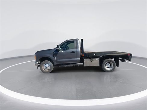 Used 2023 Ford F350 XL w/ XL Chrome Package image 6