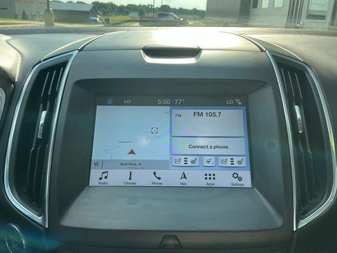 Used 2018 Ford Edge Titanium w/ Equipment Group 301A AWD/4WD image 15