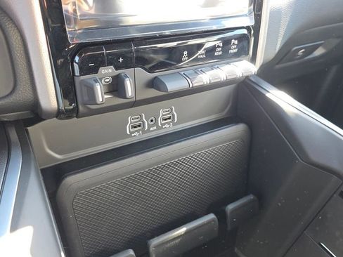 New 2026 RAM 2500 Big Horn AWD/4WD image 19