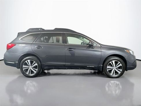 Used 2018 Subaru Outback 2.5i Limited AWD/4WD image 7