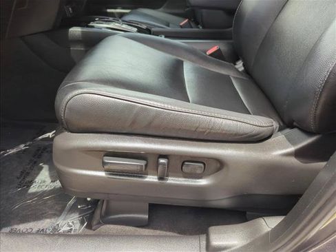 Used 2022 Honda Pilot Touring image 16