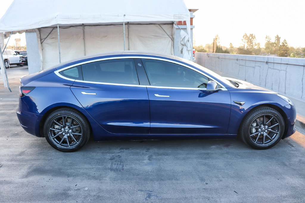 Used 2018 Tesla Model 3 Long Range RWD image 13