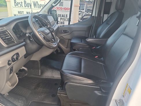 Used 2022 Ford Transit 250 148 High Roof AWD image 9