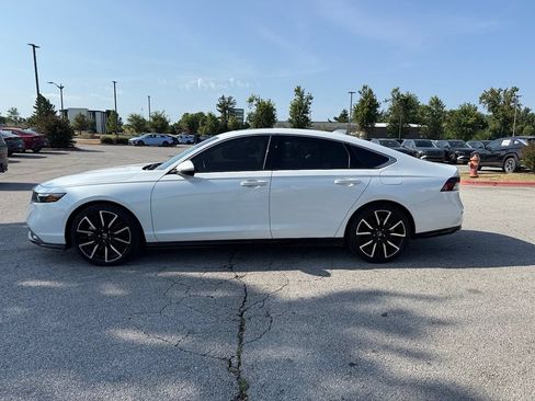 Used 2024 Honda Accord Touring image 4