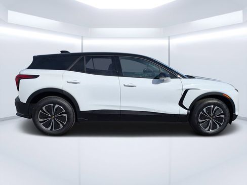 New 2026 Chevrolet Blazer EV LT image 2