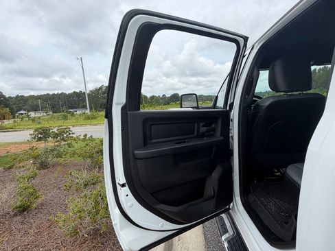 Used 2024 RAM 2500 Tradesman w/ Chrome Appearance Group RWD image 46