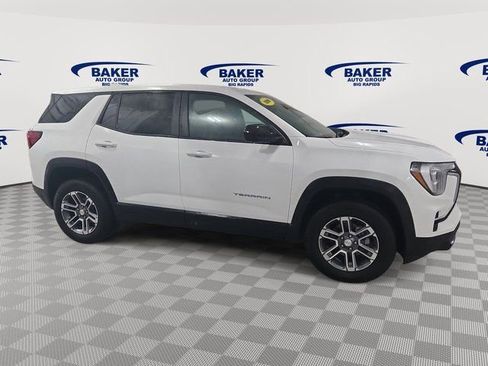 New 2026 GMC Terrain Elevation w/ Technology Package II FWD image 8