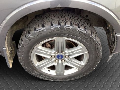 Used 2018 Ford F150 Lariat w/ Equipment Group 502A Luxury image 38