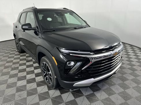 Used 2024 Chevrolet TrailBlazer LT w/ Convenience Package AWD/4WD image 11