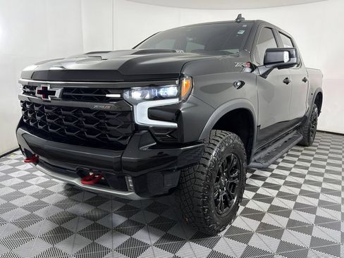 Used 2023 Chevrolet Silverado 1500 ZR2 w/ Technology Package image 3