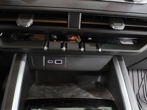 Used 2024 Chevrolet Colorado Trail Boss w/ Technology Package AWD/4WD image 10