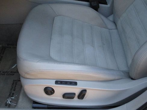 Used 2014 Volkswagen Passat TDI SEL Premium FWD image 10