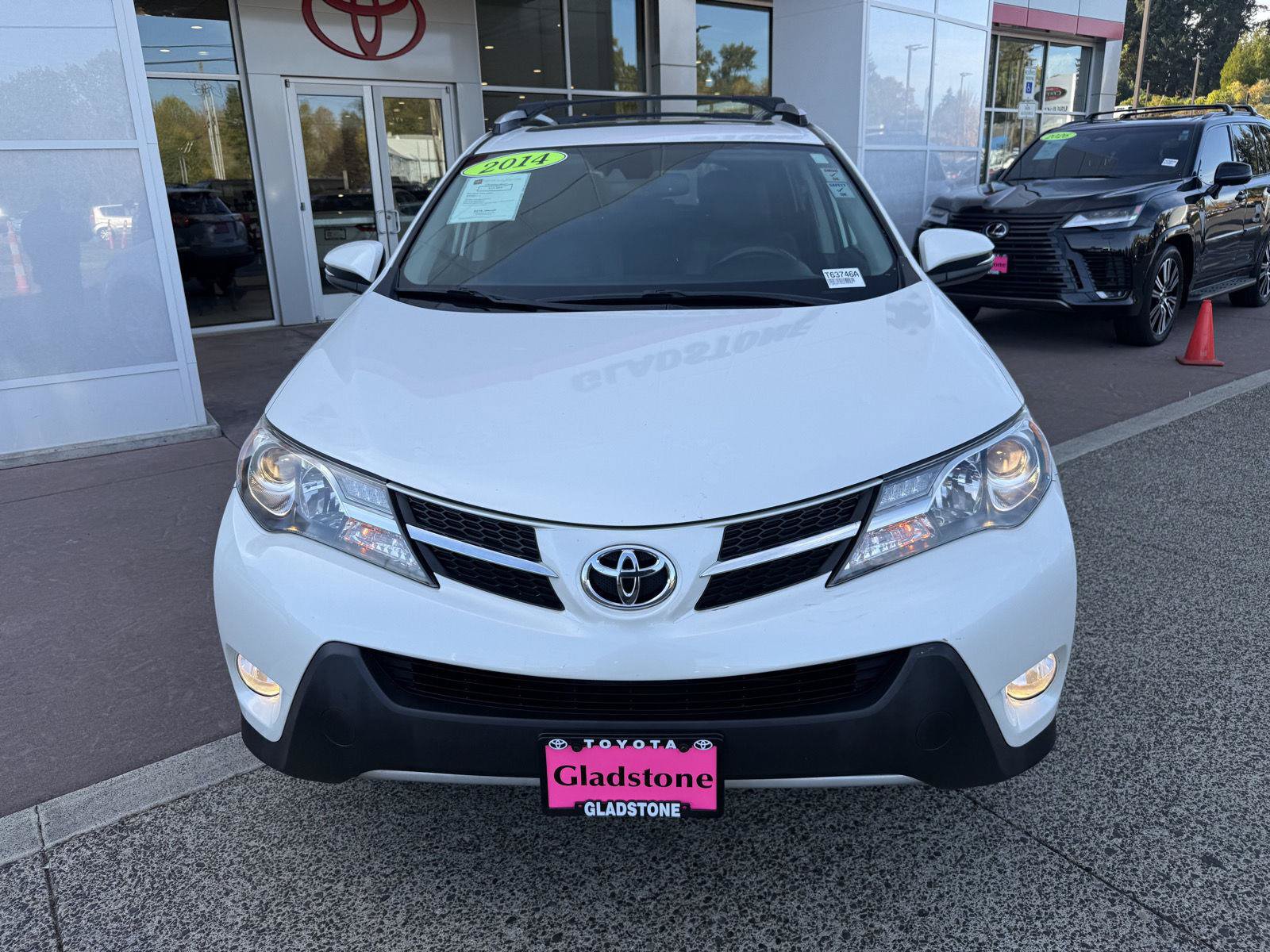Used 2014 Toyota RAV4 Limited w/ Technology Package AWD/4WD image 37