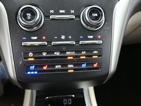 Used 2019 Lincoln MKC Reserve image 13