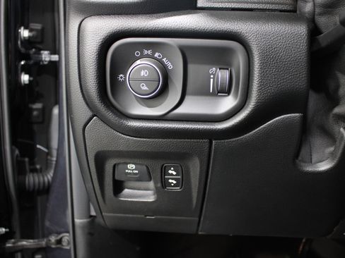 Used 2020 RAM 1500 Lone Star RWD image 8
