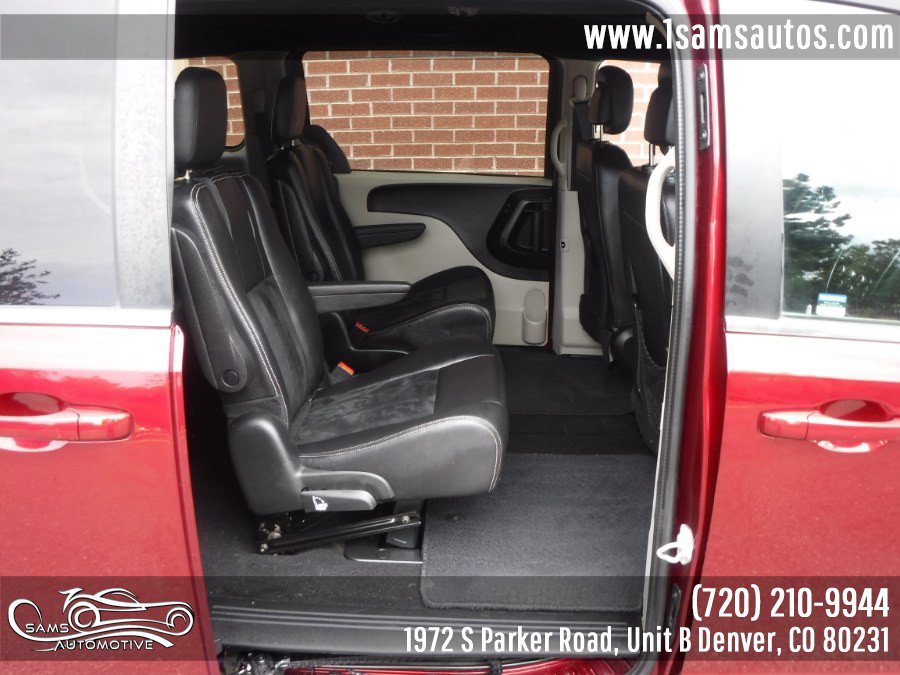 Used 2018 Dodge Grand Caravan SXT FWD image 15