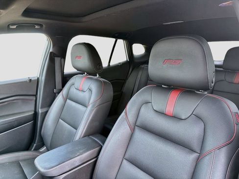 Used 2024 Chevrolet Trax RS w/ Sunroof Package FWD image 12