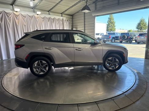 Used 2025 Hyundai Tucson SEL FWD image 4