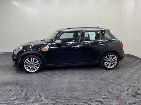 Used 2017 MINI Cooper 4-Door Hardtop image 3