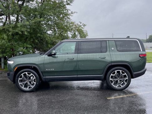 Used 2025 Rivian R1S Adventure AWD/4WD image 3