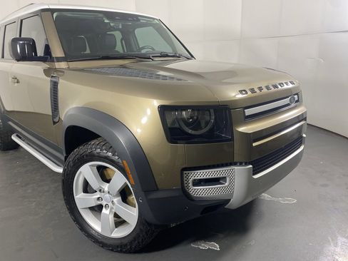 Used 2021 Land Rover Defender 110 SE image 2