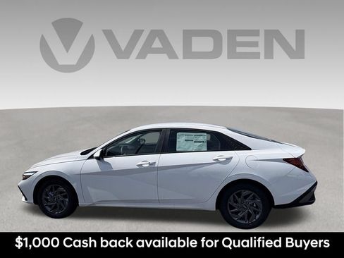 New 2026 Hyundai Elantra Hybrid FWD image 2