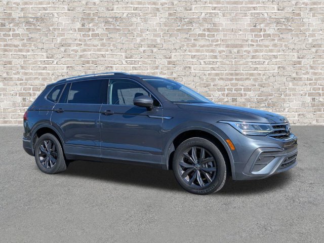Certified 2023 Volkswagen Tiguan SE FWD image 1