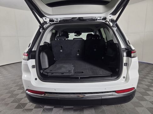 Used 2023 Jeep Grand Cherokee Limited RWD image 29