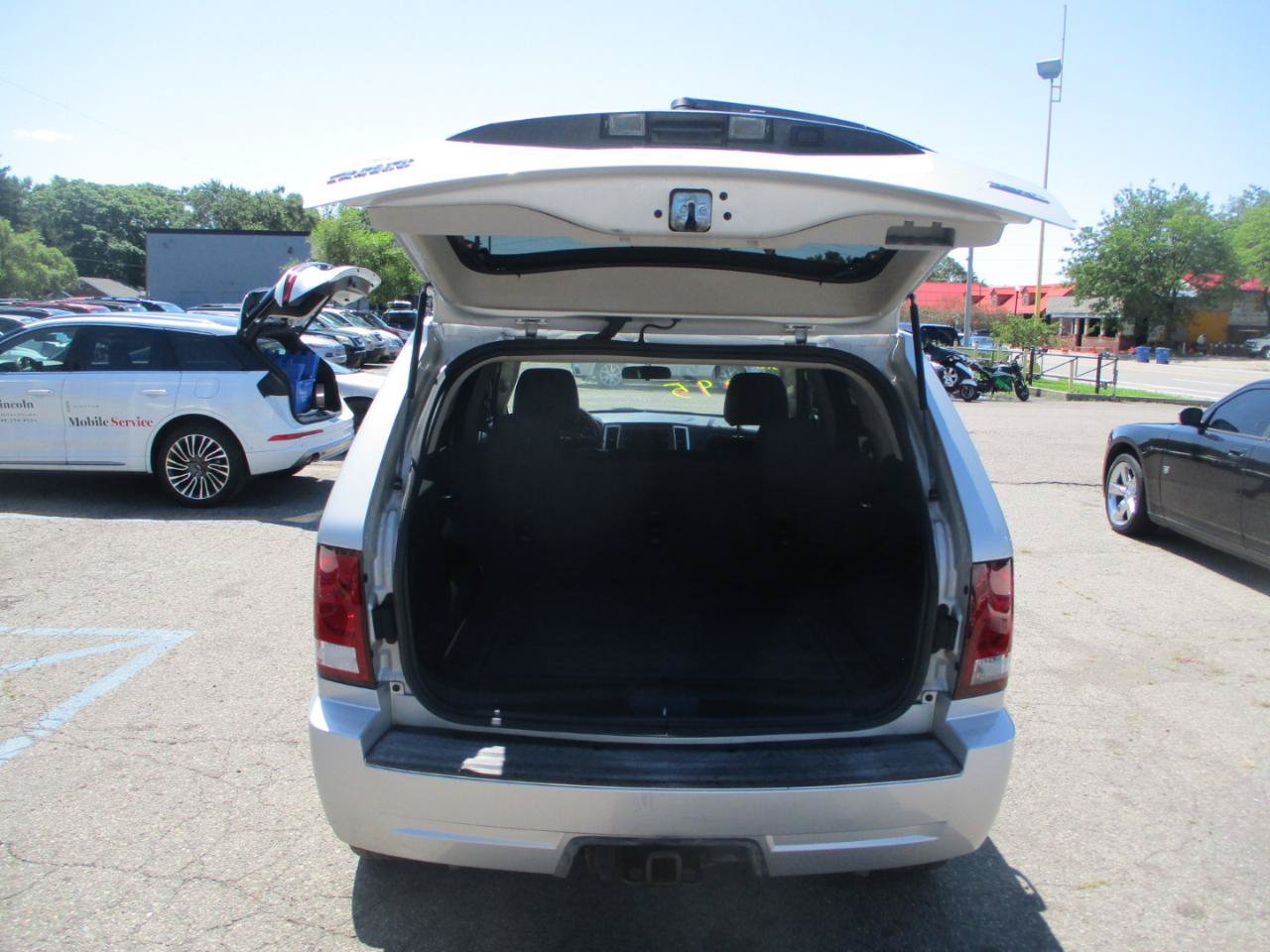 Used 2008 Jeep Grand Cherokee Laredo w/ Trailer Tow Group IV AWD/4WD image 6
