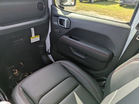 New 2026 Jeep Wrangler Unlimited Rubicon image 15