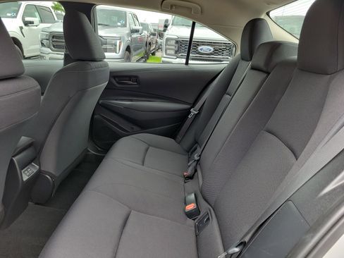 Used 2025 Toyota Corolla LE FWD image 12