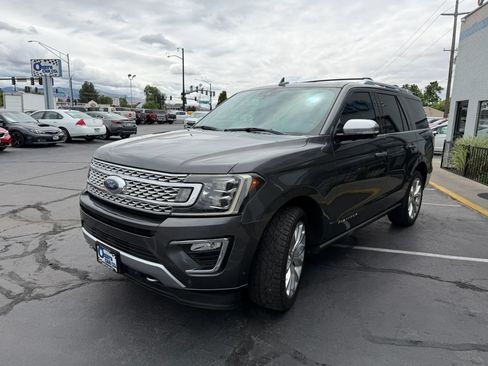 Used 2018 Ford Expedition Platinum AWD/4WD image 3
