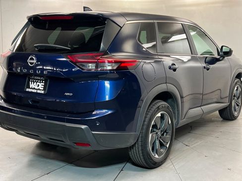 Used 2025 Nissan Rogue SV AWD/4WD image 5