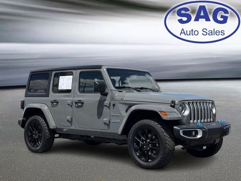 Used 2023 Jeep Wrangler Sahara AWD/4WD image 2
