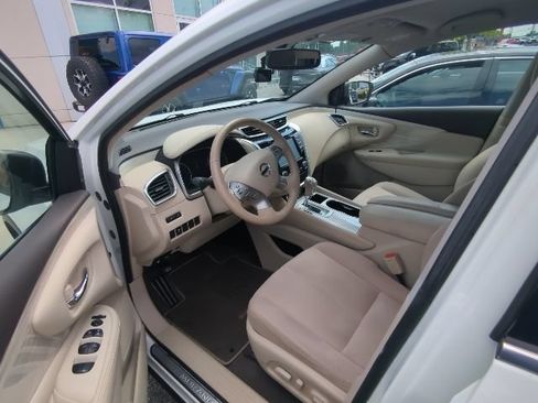Used 2018 Nissan Murano SV FWD image 5