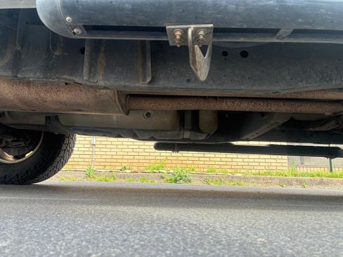 Used 2017 Nissan Titan S image 33