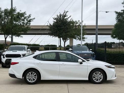 Used 2025 Toyota Camry LE FWD image 6