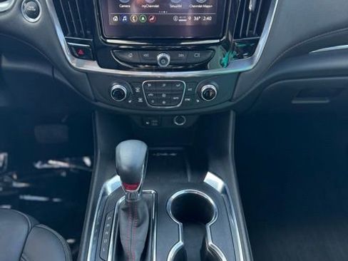 Used 2023 Chevrolet Traverse RS image 21