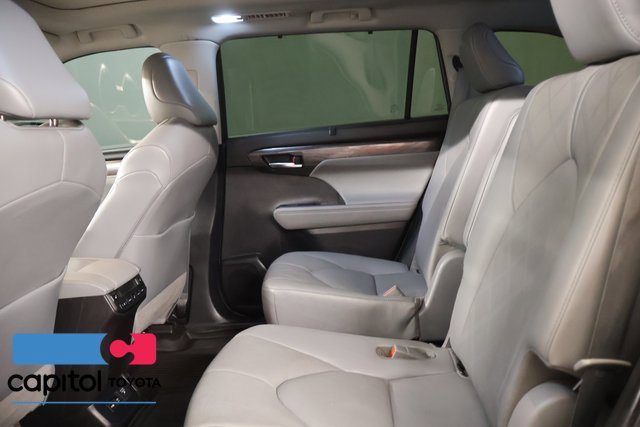 Used 2021 Toyota Highlander Platinum AWD/4WD image 33