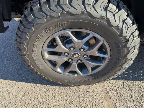 New 2025 Ford Bronco Badlands image 6