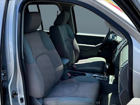 Used 2016 Nissan Frontier SV w/ SV Value Truck Package image 7