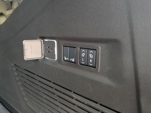 Used 2026 GMC Yukon XL Elevation w/ LPO, Floor Liner Package image 27