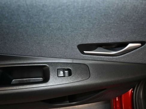 Used 2025 Hyundai Elantra Limited FWD image 26