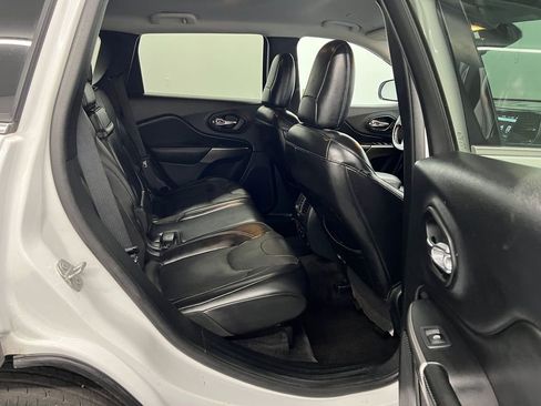 Used 2019 Jeep Cherokee Limited w/ Luxury Group image 25