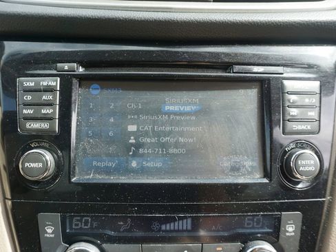 Used 2015 Nissan Rogue SL w/ SL Premium Package FWD image 10