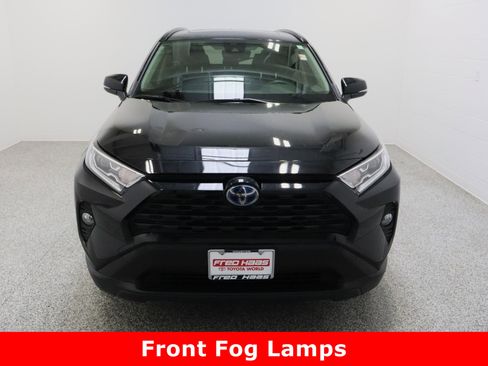Used 2021 Toyota RAV4 XLE image 3