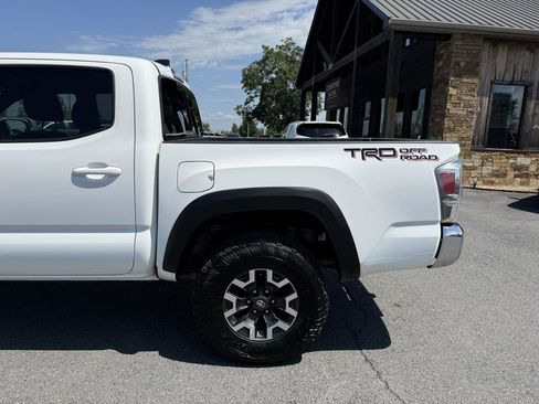 Used 2021 Toyota Tacoma TRD Off-Road RWD image 31